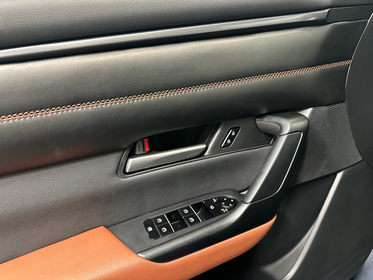 Certified 2025 MAZDA CX-50 Meridian Edition w/ Apex Package image 35