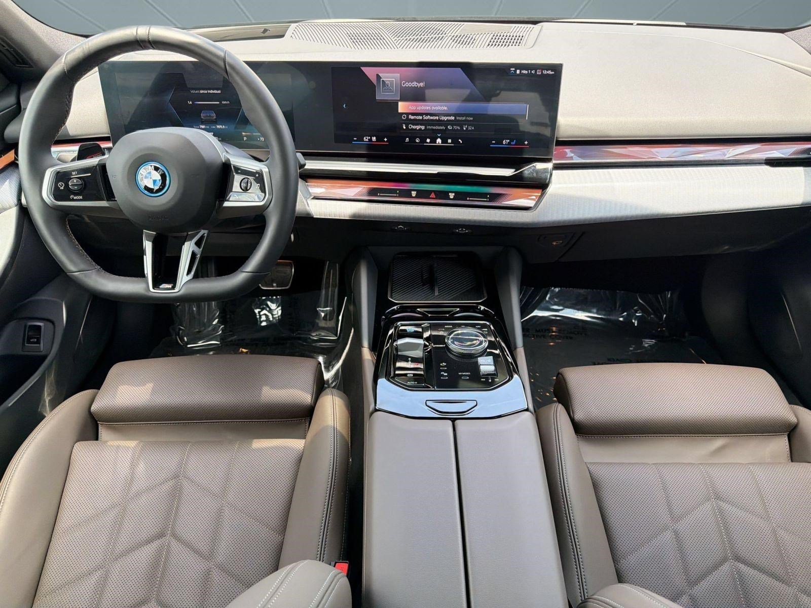 Used 2026 BMW i5 eDrive40 w/ M Sport Package AWD/4WD image 12