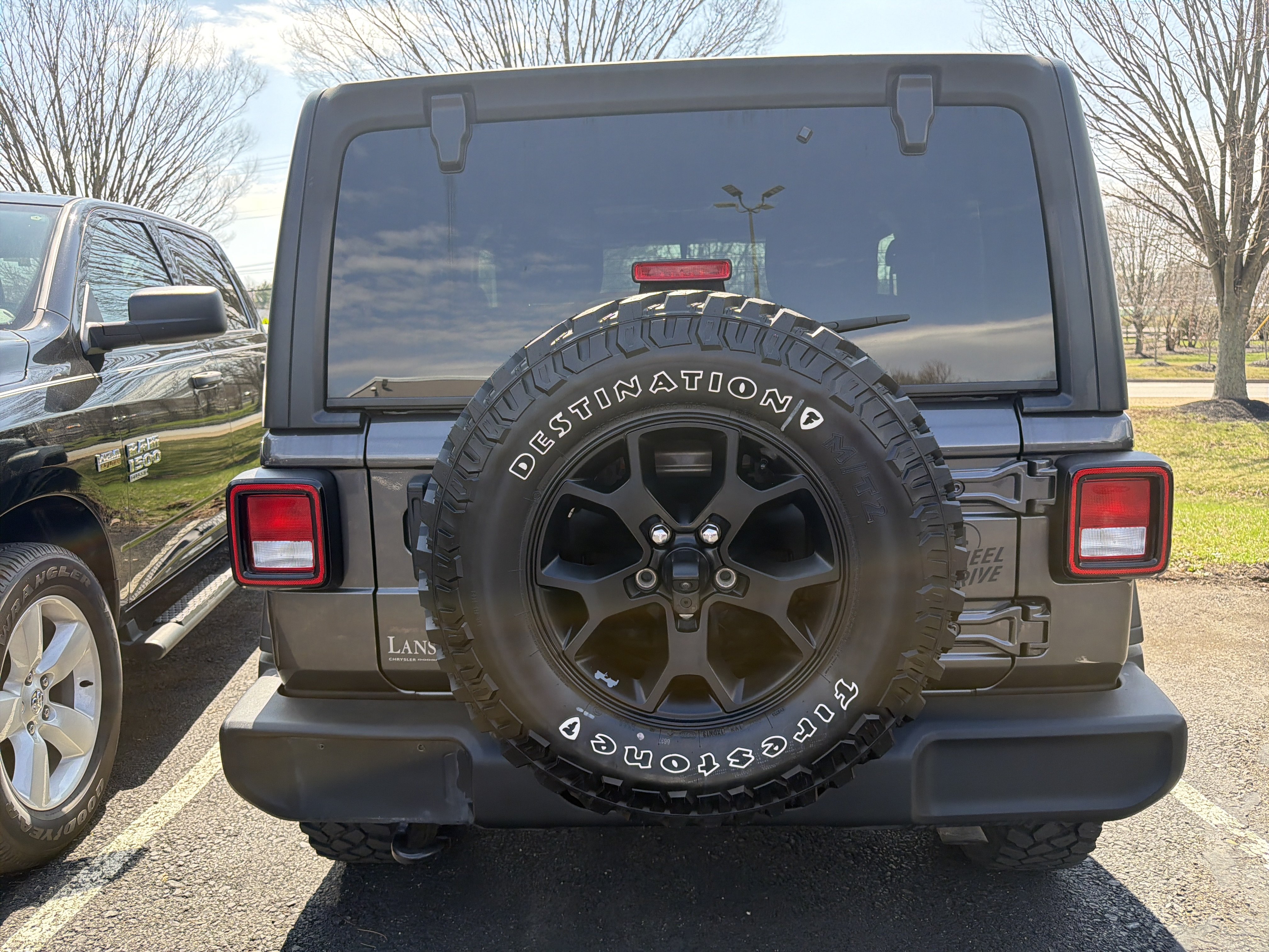 Used 2021 Jeep Wrangler Willys AWD/4WD image 9