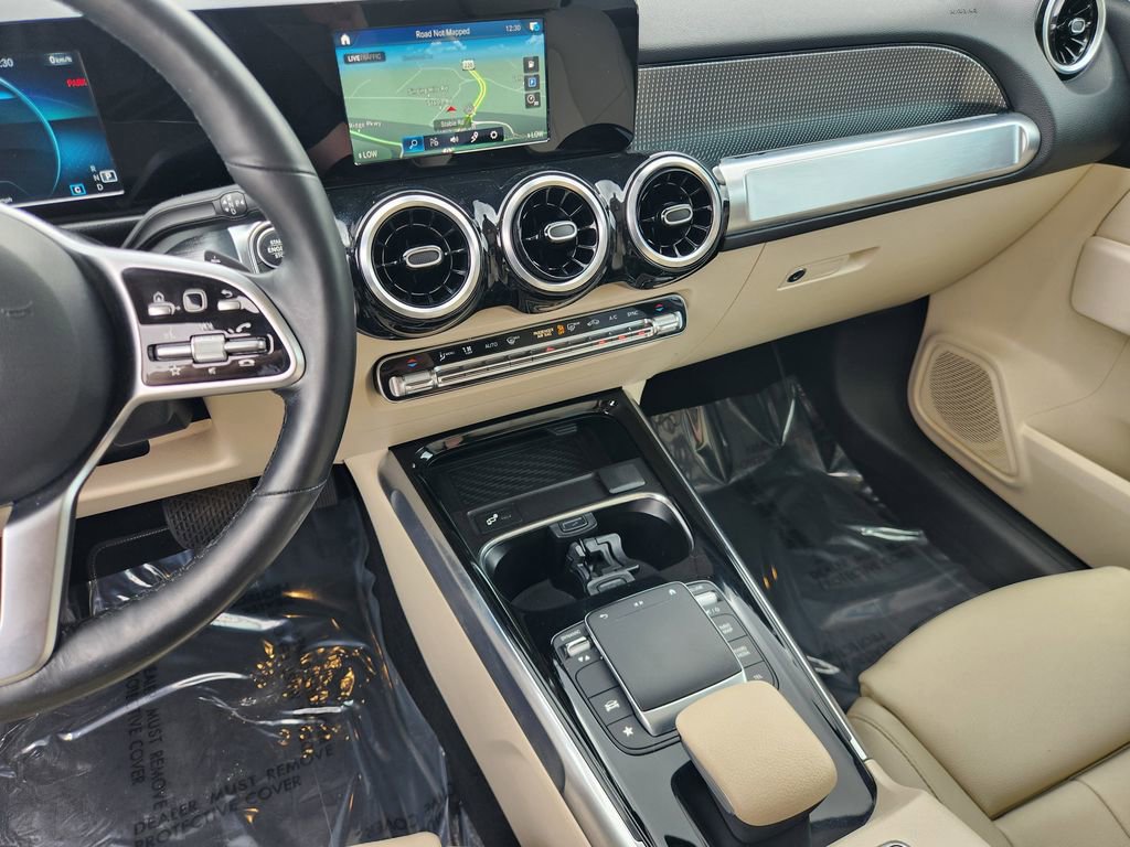 Used 2021 Mercedes-Benz GLB 250 4MATIC image 31