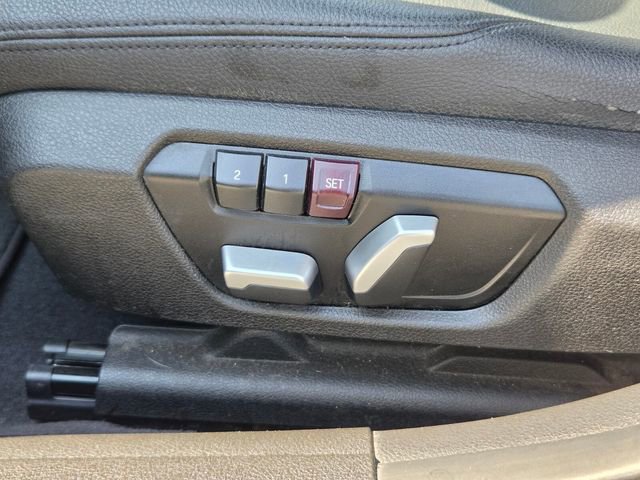 Used 2018 BMW 320i Sedan RWD image 11
