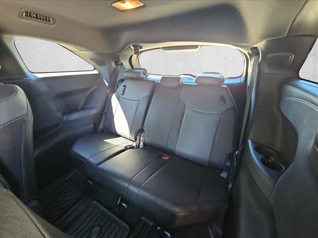 Used 2023 Toyota Sienna XLE Woodland Edition image 19