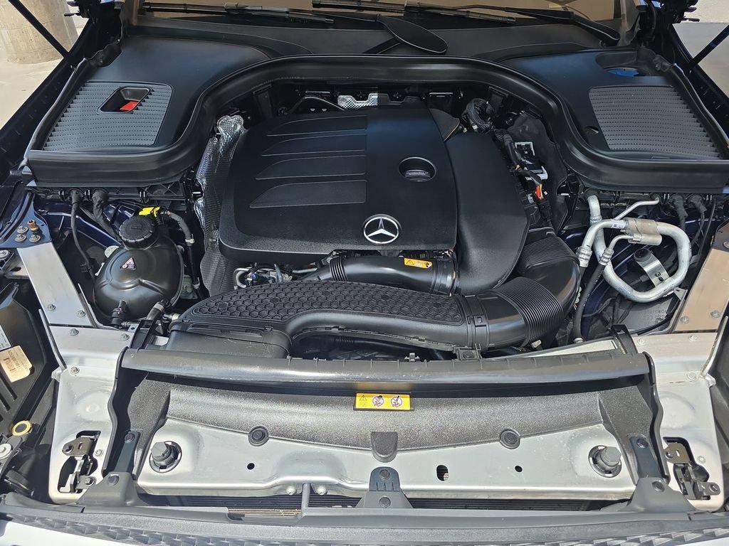 Used 2021 Mercedes-Benz GLC 300 4MATIC image 29