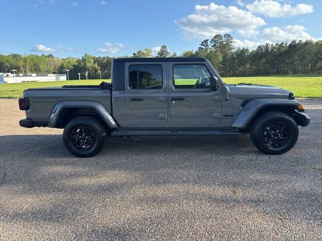 Used 2022 Jeep Gladiator Sport image 7