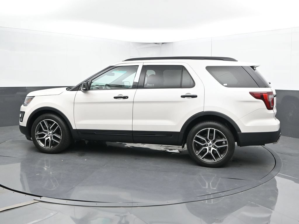 Used 2017 Ford Explorer Sport w/ Equipment Group 401A AWD/4WD image 9