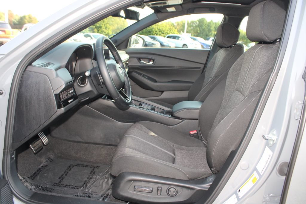 Used 2025 Honda Accord Sport image 11