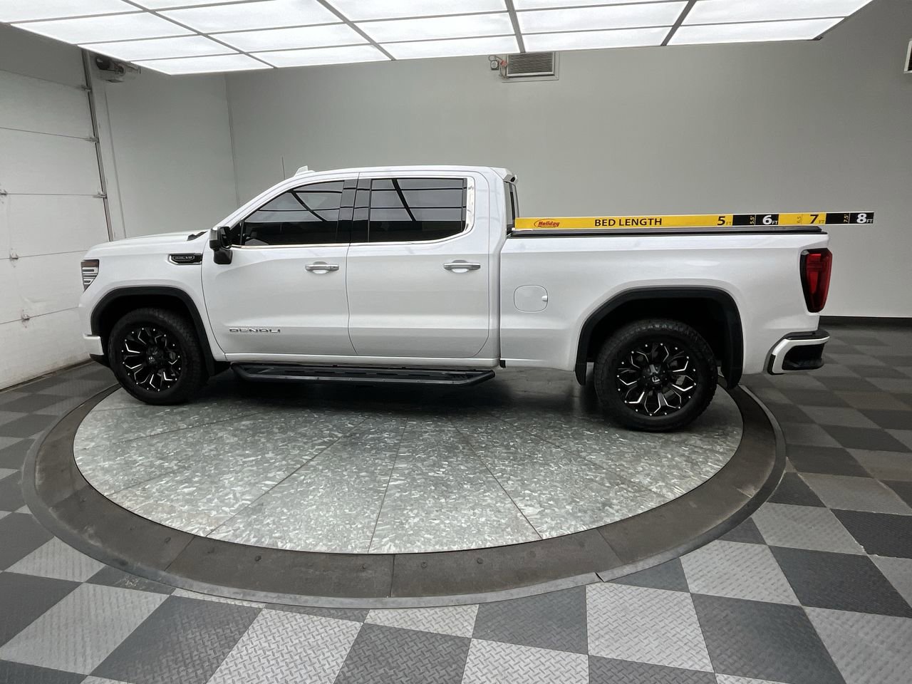 Used 2024 GMC Sierra 1500 Denali AWD/4WD image 7