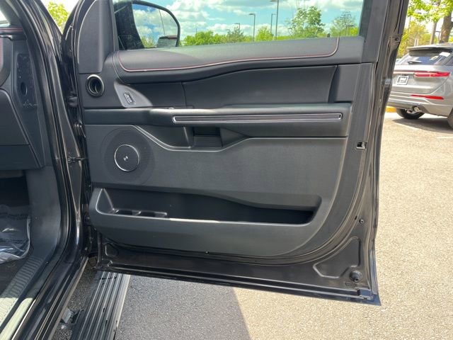 Used 2023 Ford Expedition Limited image 23