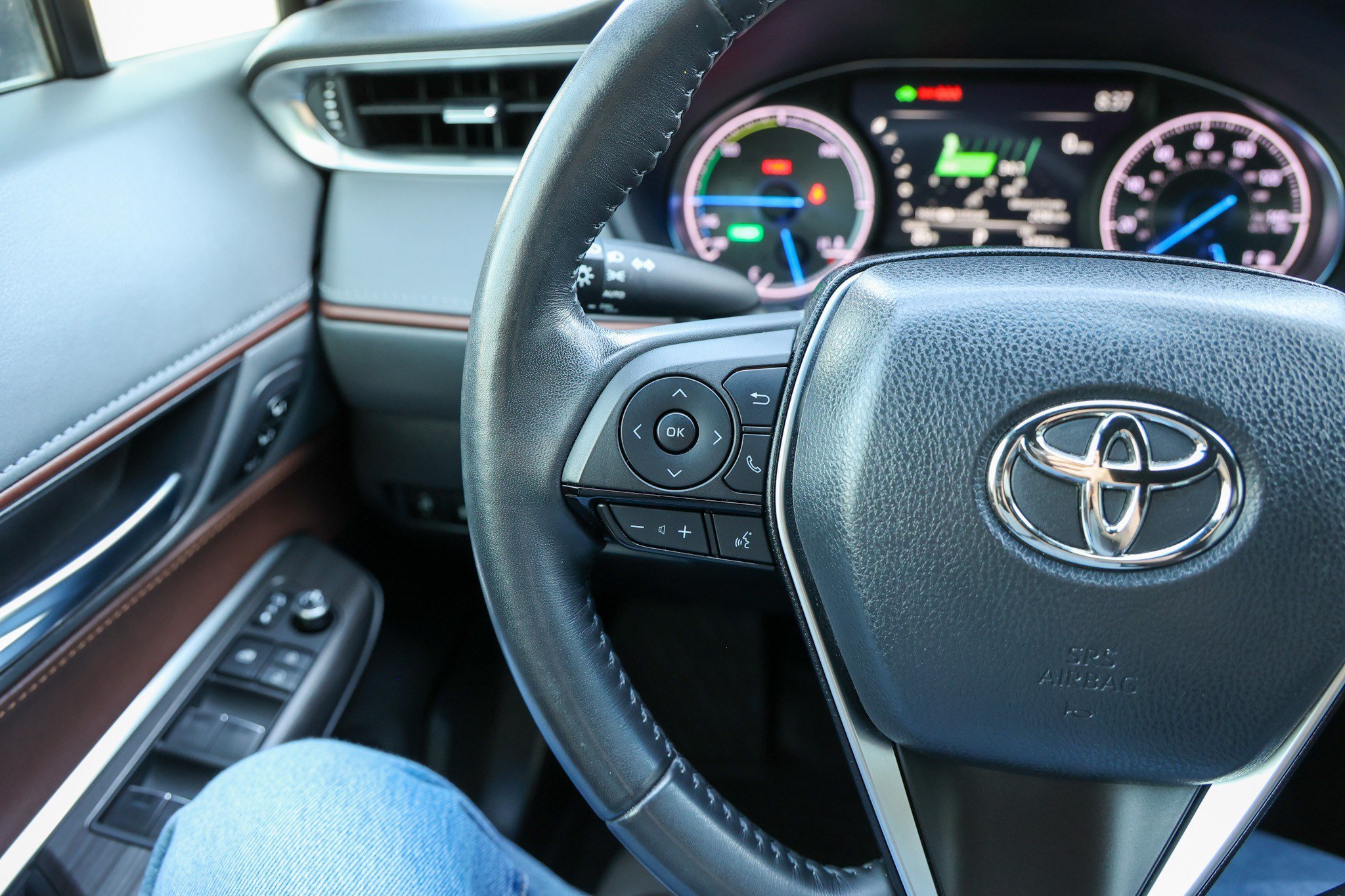 Certified 2022 Toyota Venza XLE AWD/4WD image 17