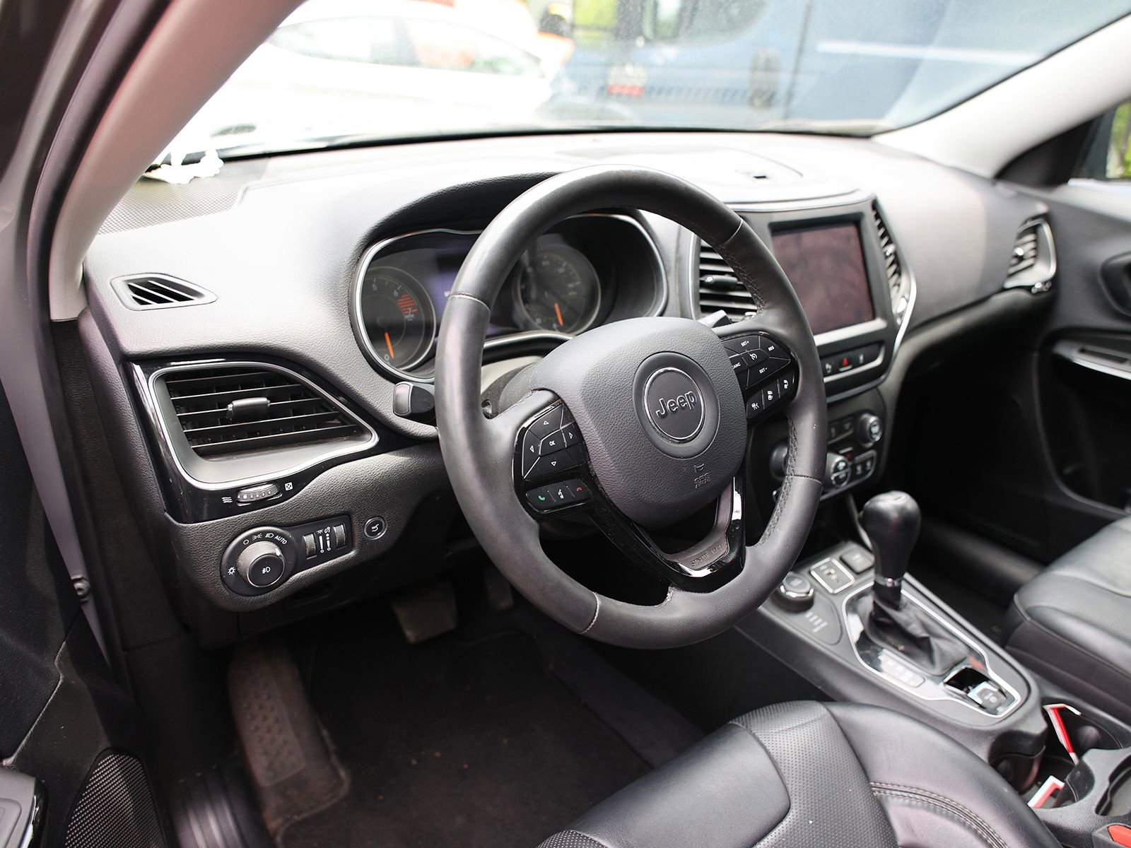 Used 2023 Jeep Cherokee Altitude Lux AWD/4WD image 9