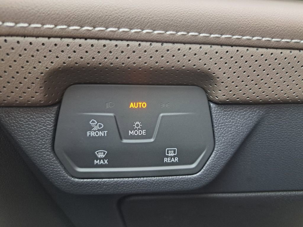 Used 2025 Volkswagen Atlas SEL image 15