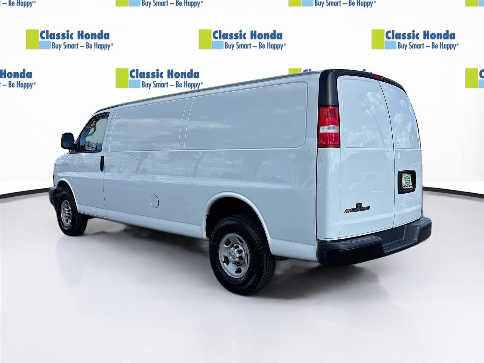 Used 2023 Chevrolet Express 2500 Extended w/ Driver Convenience Package image 5