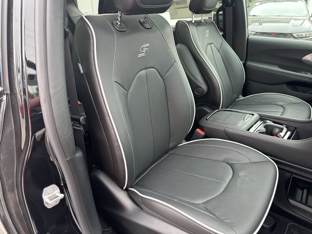 New 2026 Chrysler Pacifica Limited w/ S Appearance Package FWD image 57