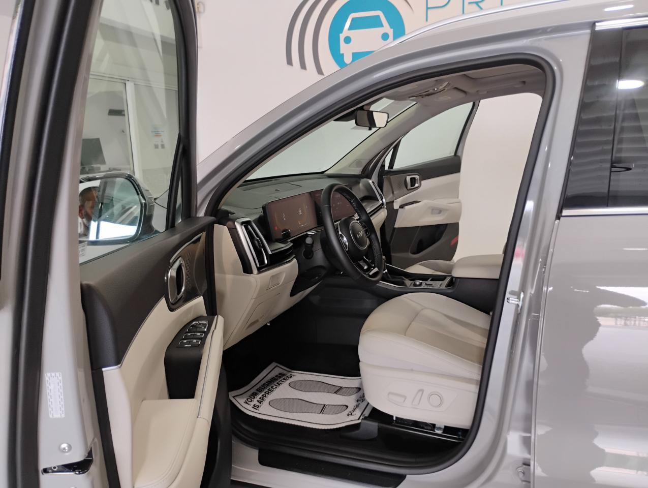 Used 2025 Kia Sorento S w/ Panoramic Sunroof Package FWD image 51