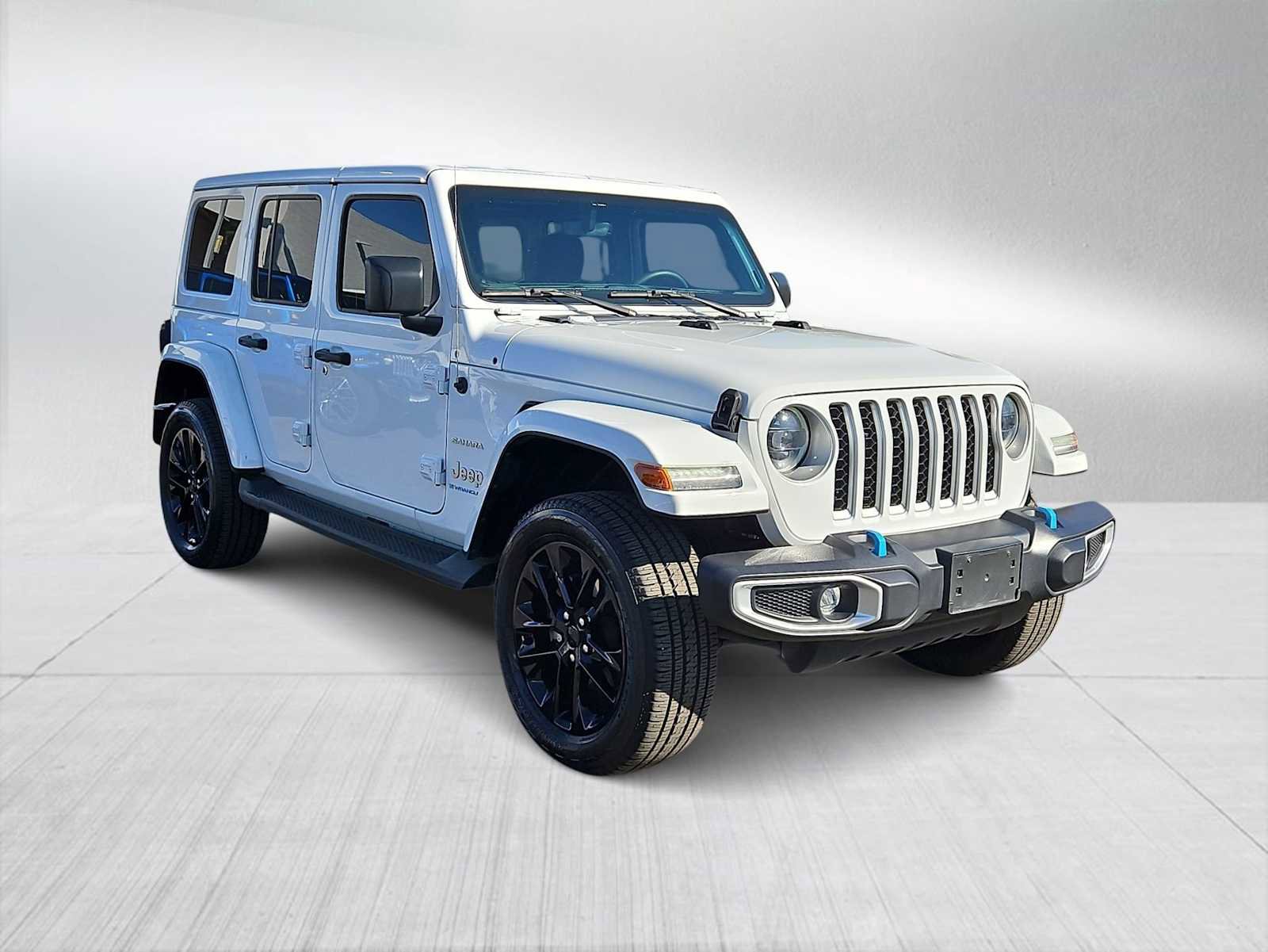 Used 2023 Jeep Wrangler Sahara image 2