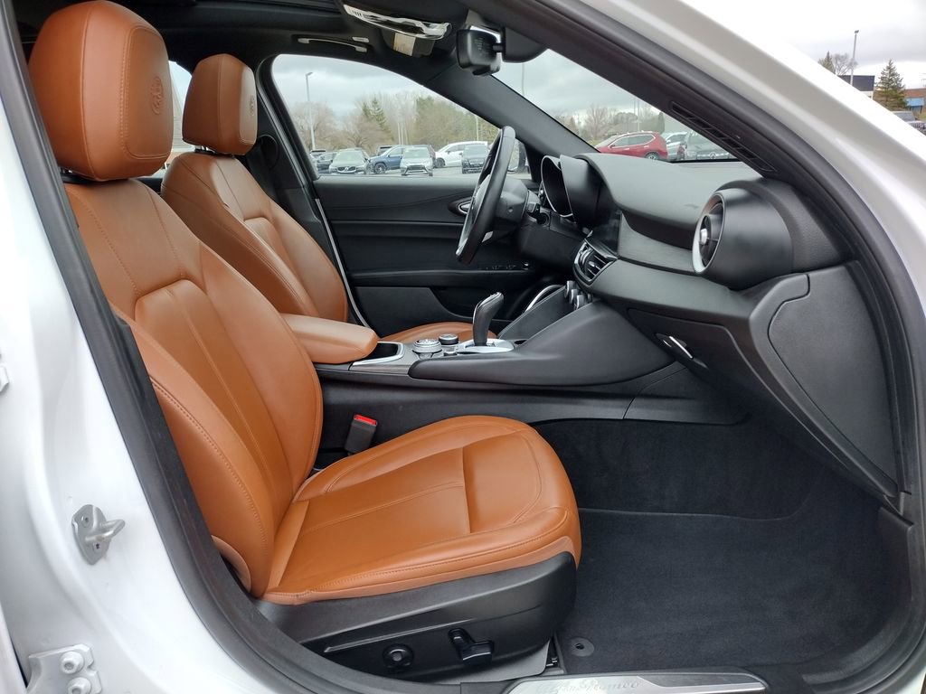 Used 2022 Alfa Romeo Giulia Ti image 20