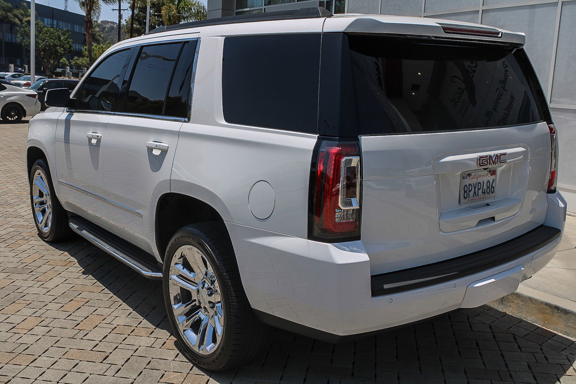 Used 2020 GMC Yukon SLT w/ Premium Edition RWD image 9