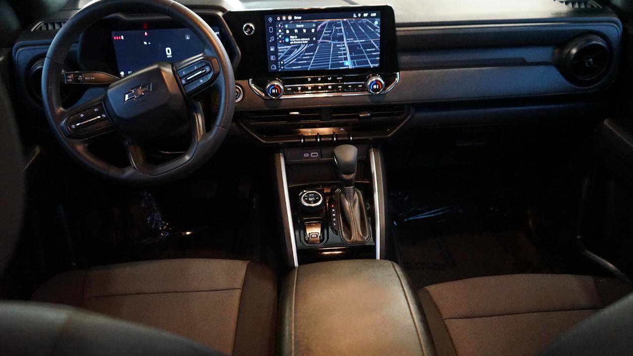 Used 2025 Chevrolet Colorado Trail Boss AWD/4WD image 11