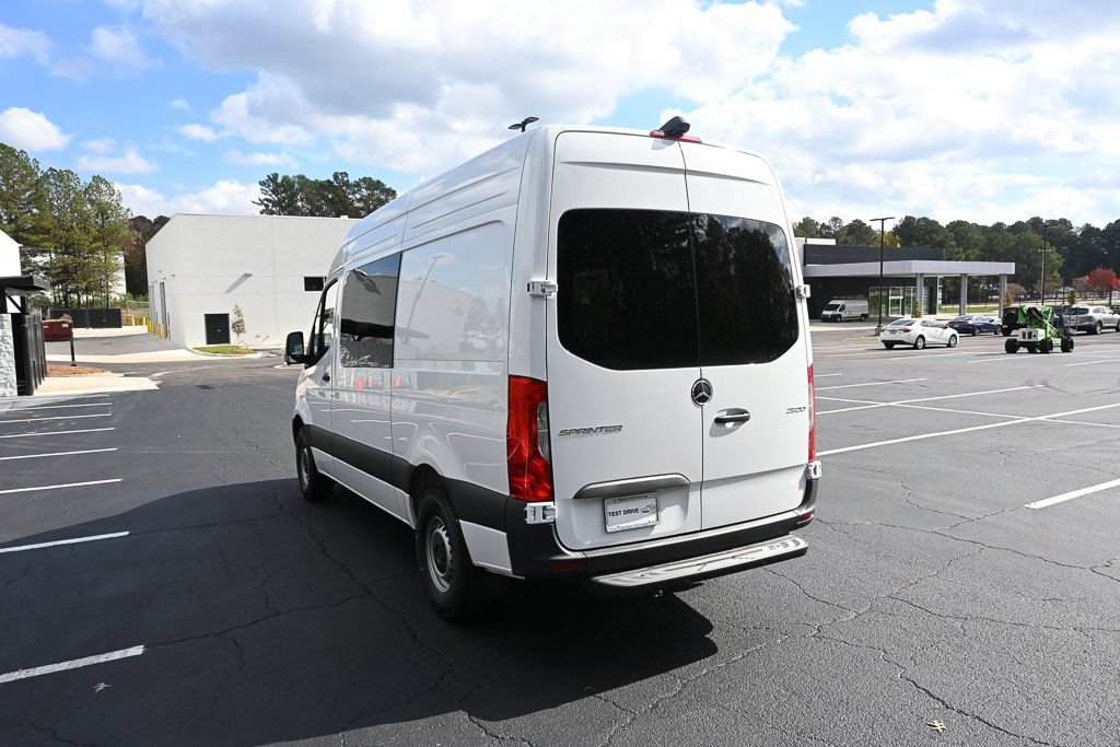 Used 2026 Mercedes-Benz Sprinter 2500 image 4