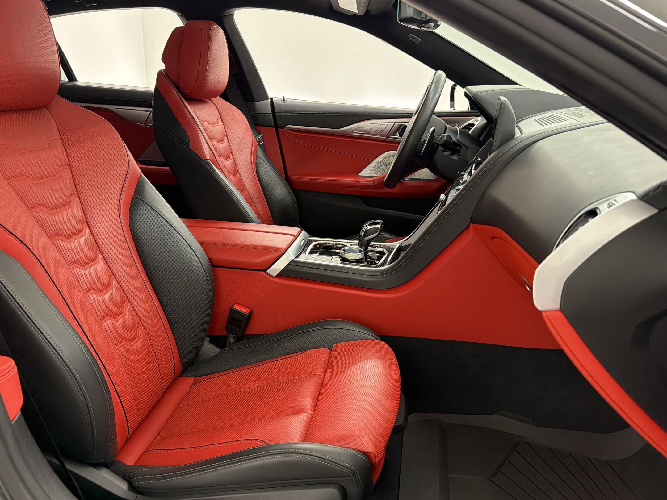 Certified 2025 BMW M850i xDrive AWD/4WD image 24