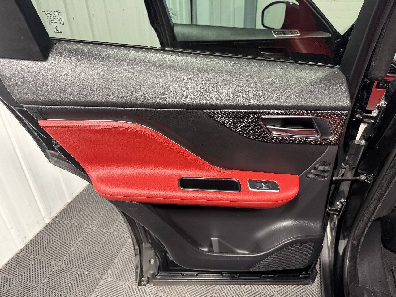 Used 2020 Jaguar F-PACE SVR AWD/4WD image 16
