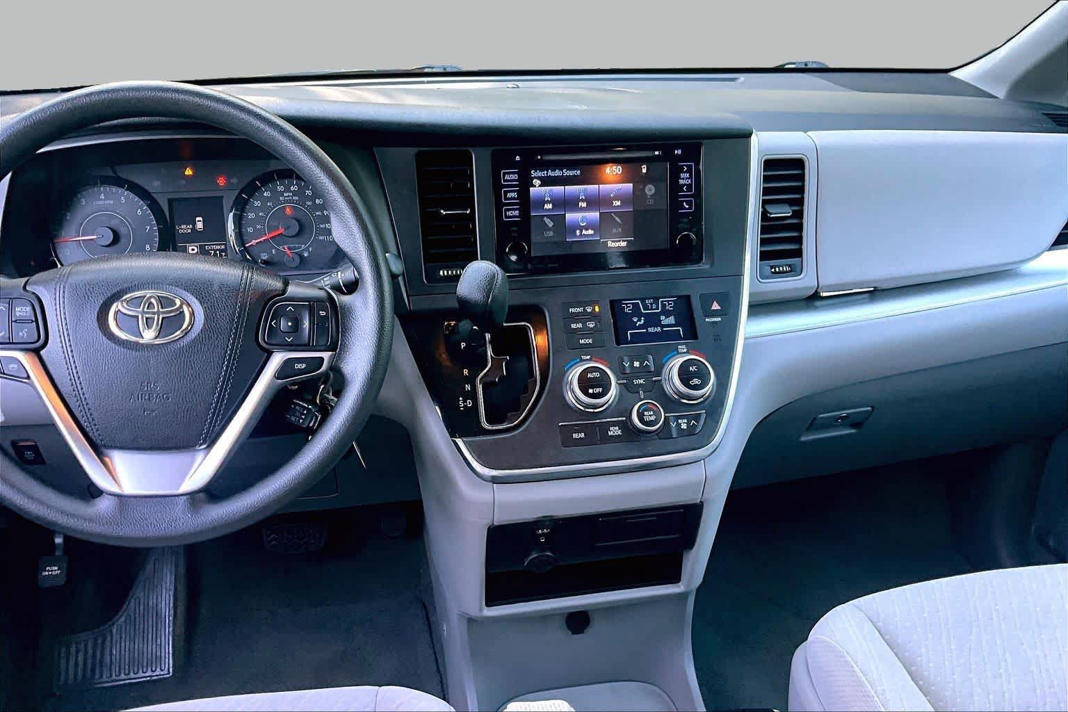 Used 2017 Toyota Sienna LE FWD image 7