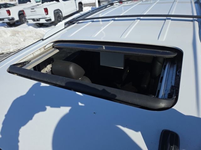 Used 2014 GMC Yukon Denali image 3