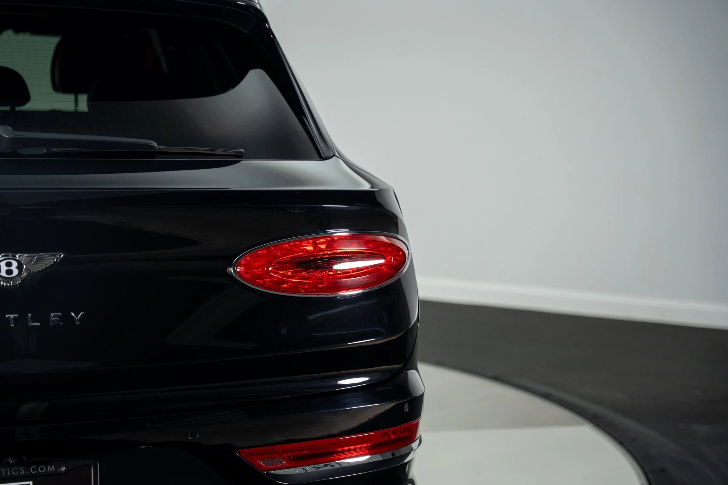 Used 2021 Bentley Bentayga w/ First Edition Specification image 22