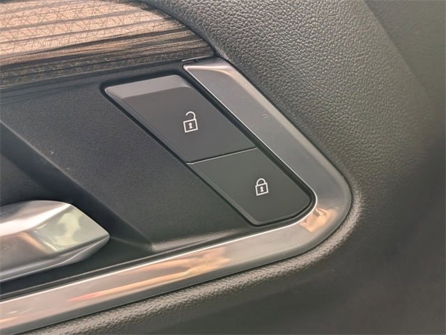 Used 2025 Chevrolet Silverado 1500 LT image 11