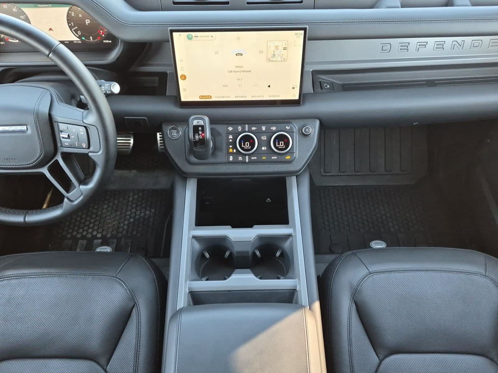 Certified 2025 Land Rover Defender 110 V8 AWD/4WD image 29