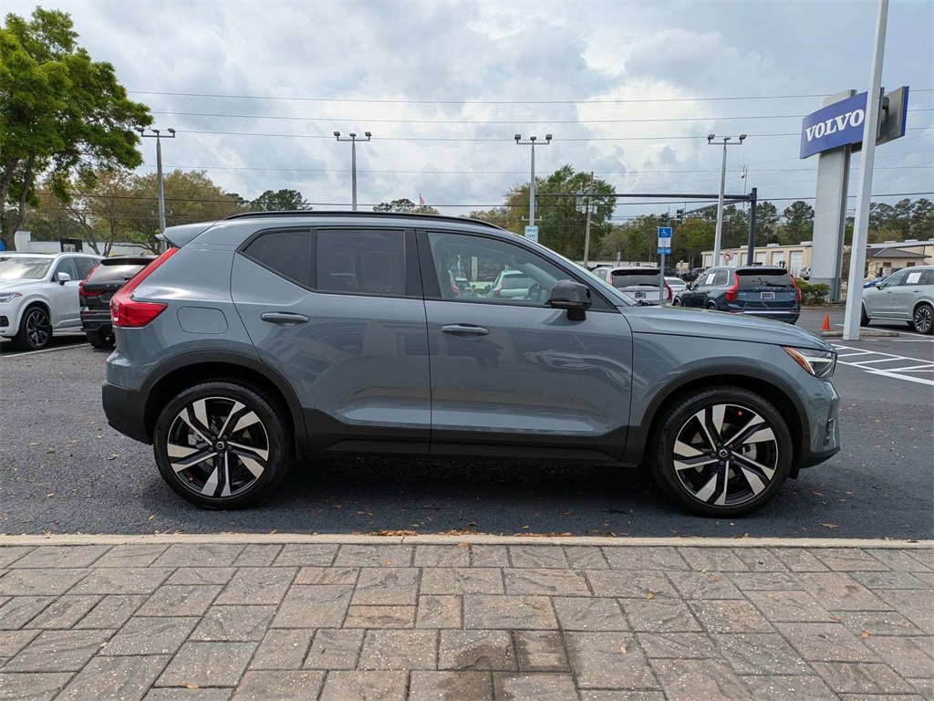 Used 2023 Volvo XC40 B5 Ultimate image 7