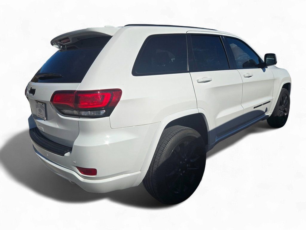 Used 2022 Jeep Grand Cherokee Laredo X image 4