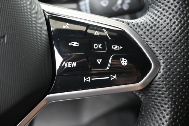 Used 2024 Volkswagen Tiguan SEL R-Line AWD/4WD image 25