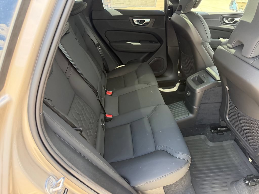 New 2026 Volvo XC60 T8 Plus w/ Protection Package Premier AWD/4WD image 11