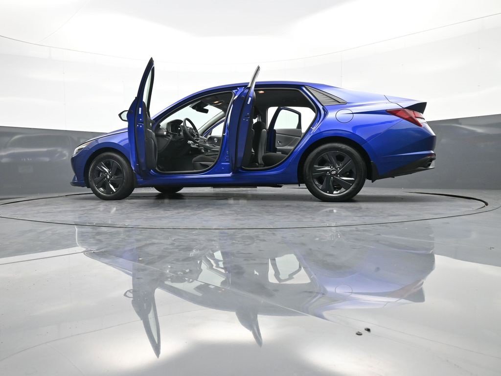 Certified 2023 Hyundai Elantra SEL image 48