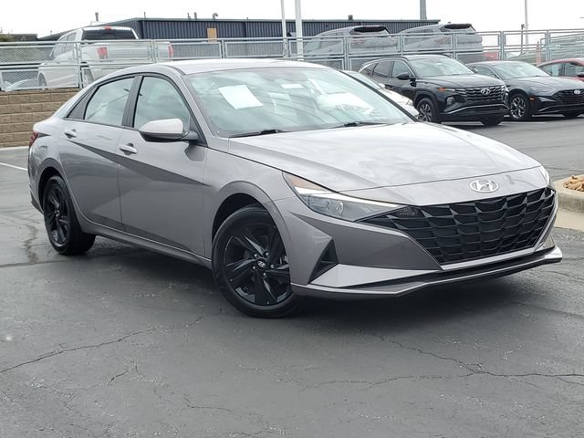 Certified 2023 Hyundai Elantra SEL FWD image 31