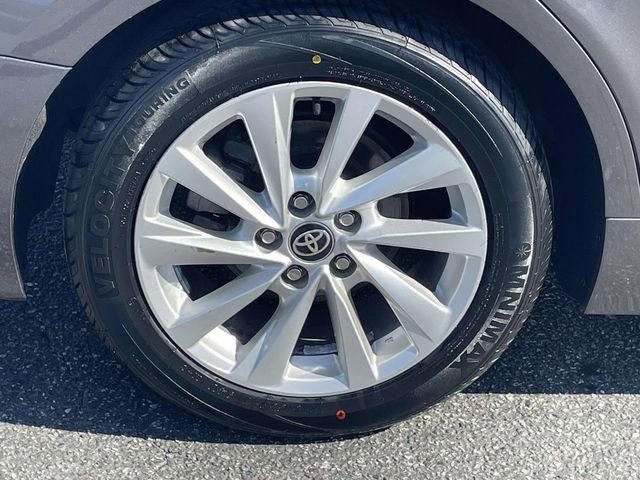 Used 2021 Toyota Camry LE image 8