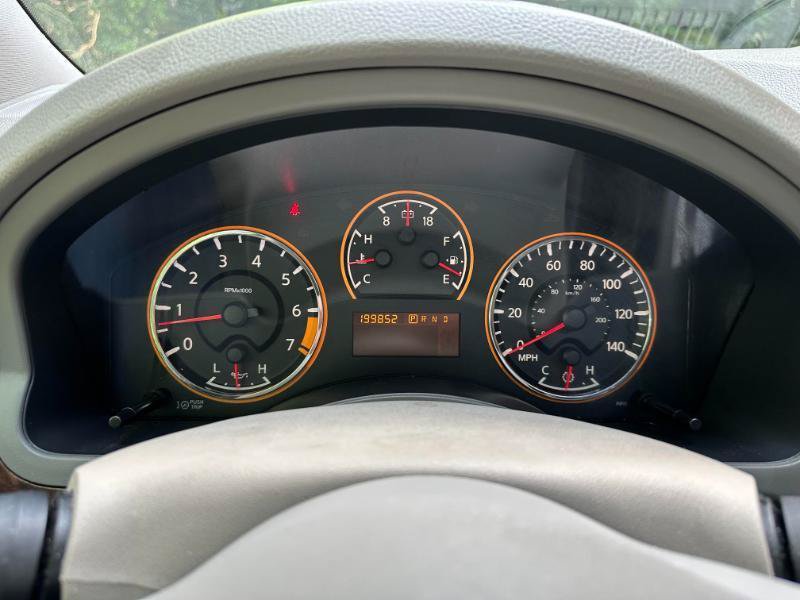 Used 2010 Nissan Armada Titanium w/ DVD Entertainment Pkg RWD image 29