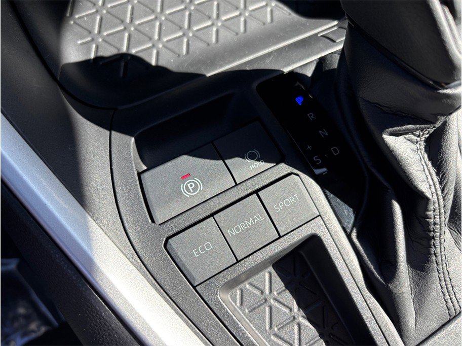 Used 2023 Toyota RAV4 LE image 26