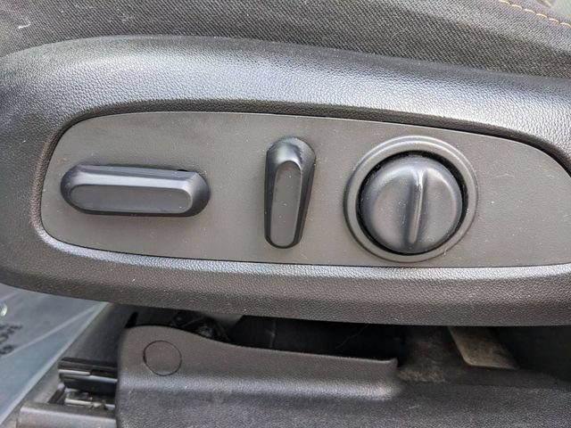 Used 2019 Chevrolet Traverse LT FWD image 13