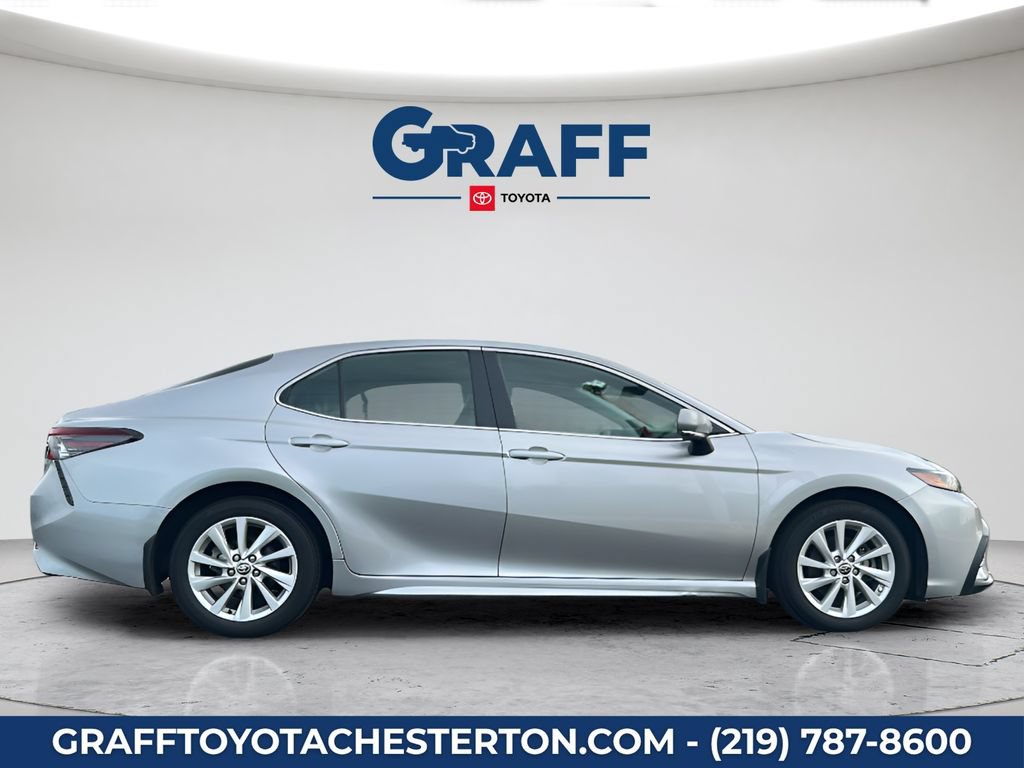 Used 2024 Toyota Camry SE FWD image 5