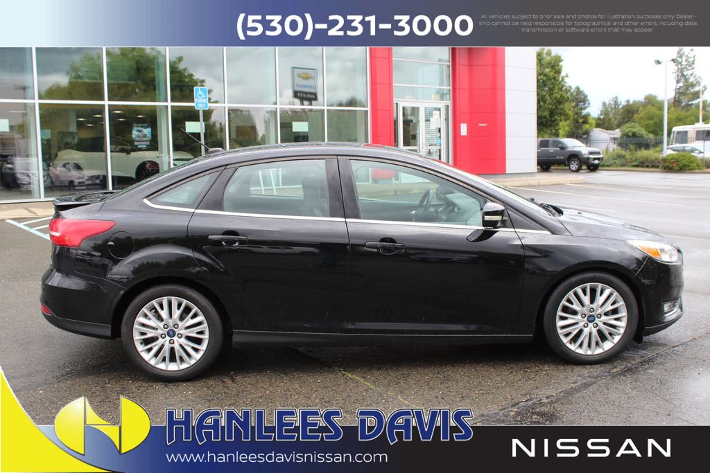 Used 2017 Ford Focus Titanium FWD image 6