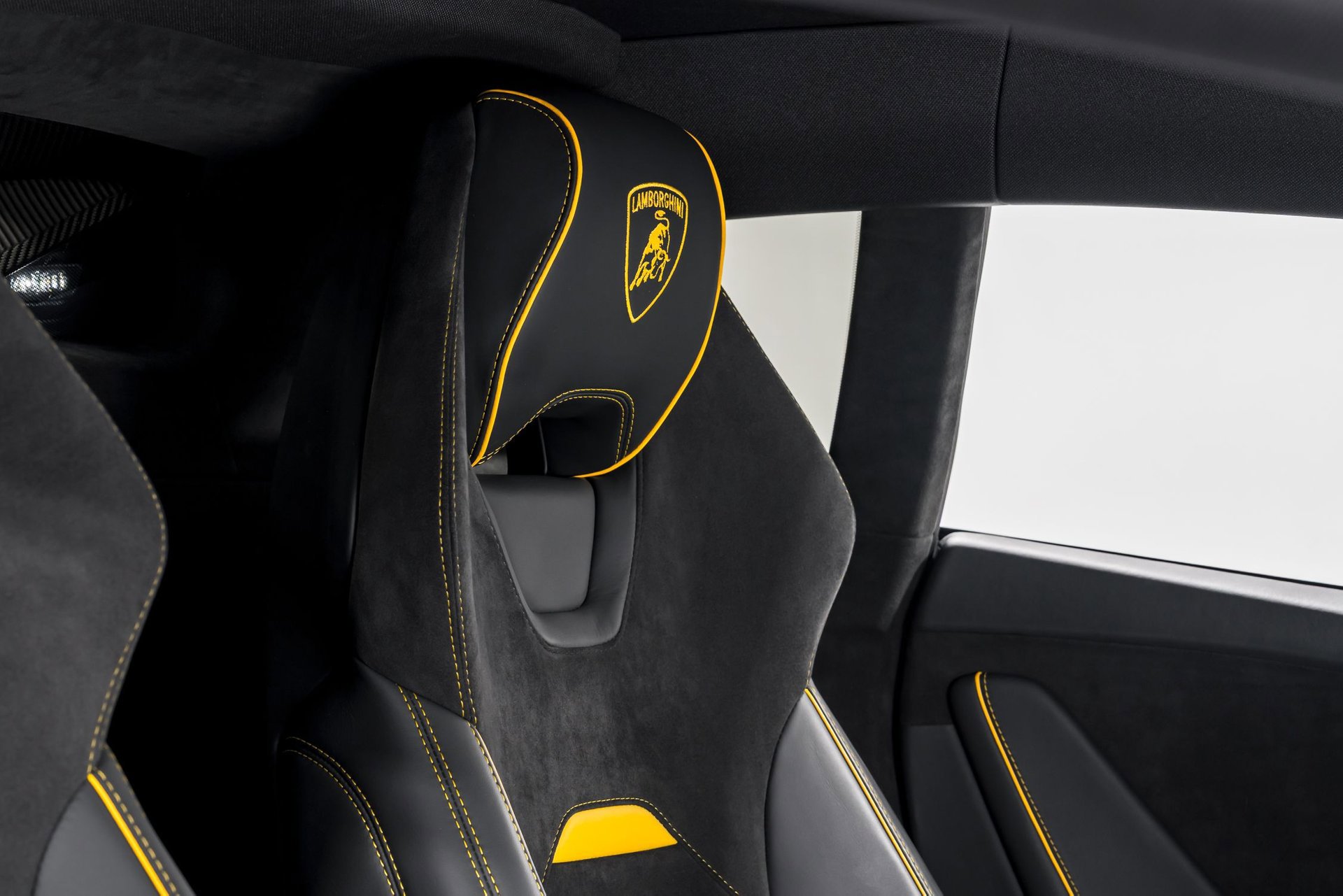 Used 2023 Lamborghini Huracan Tecnica image 35