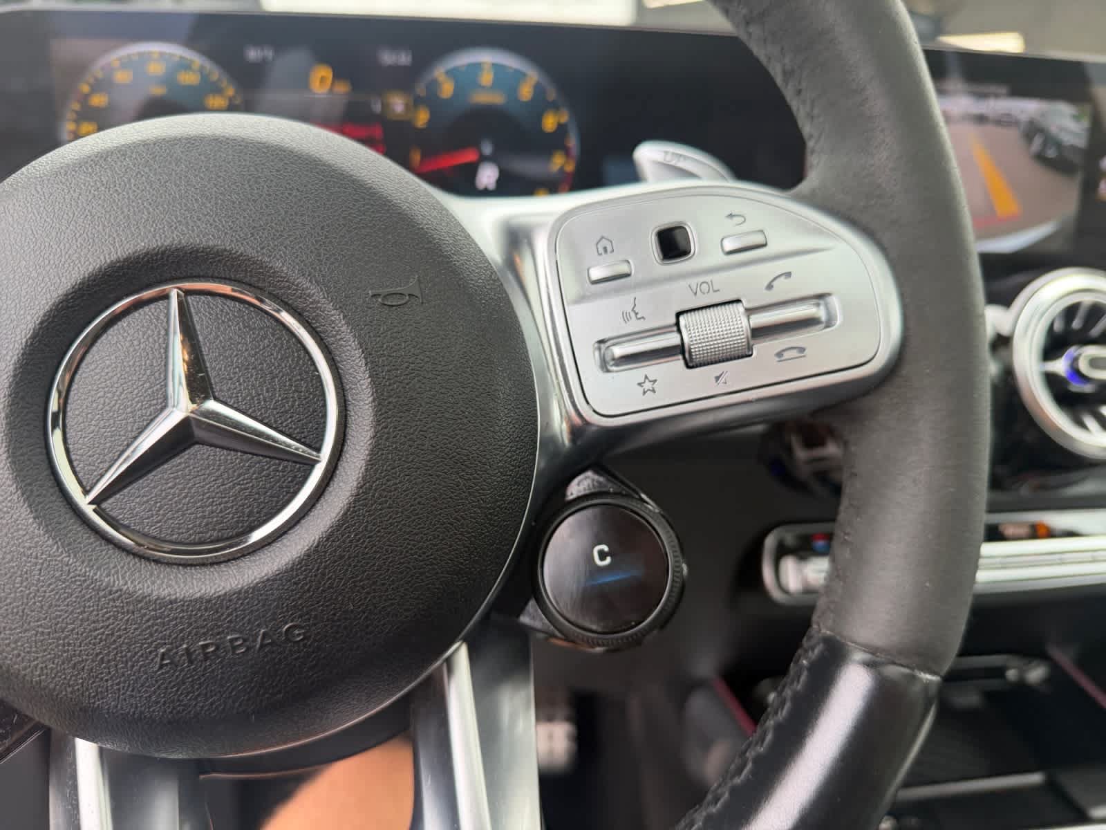 Used 2023 Mercedes-Benz GLB 35 AMG 4MATIC image 29