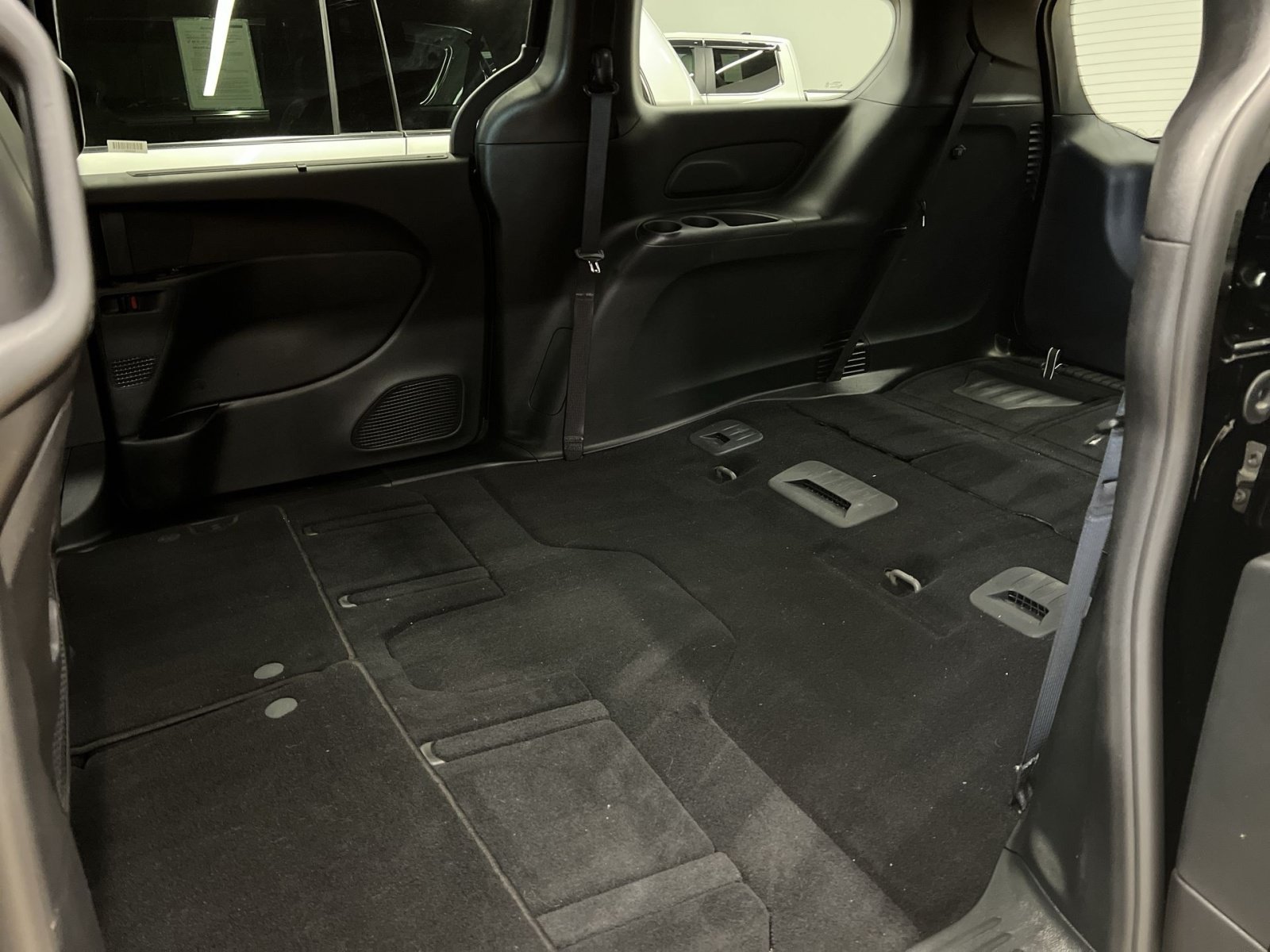 Used 2025 Chrysler Pacifica Select FWD image 21