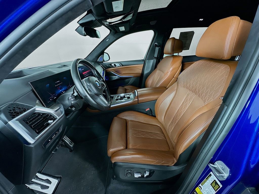 Used 2024 BMW X7 M60i image 28