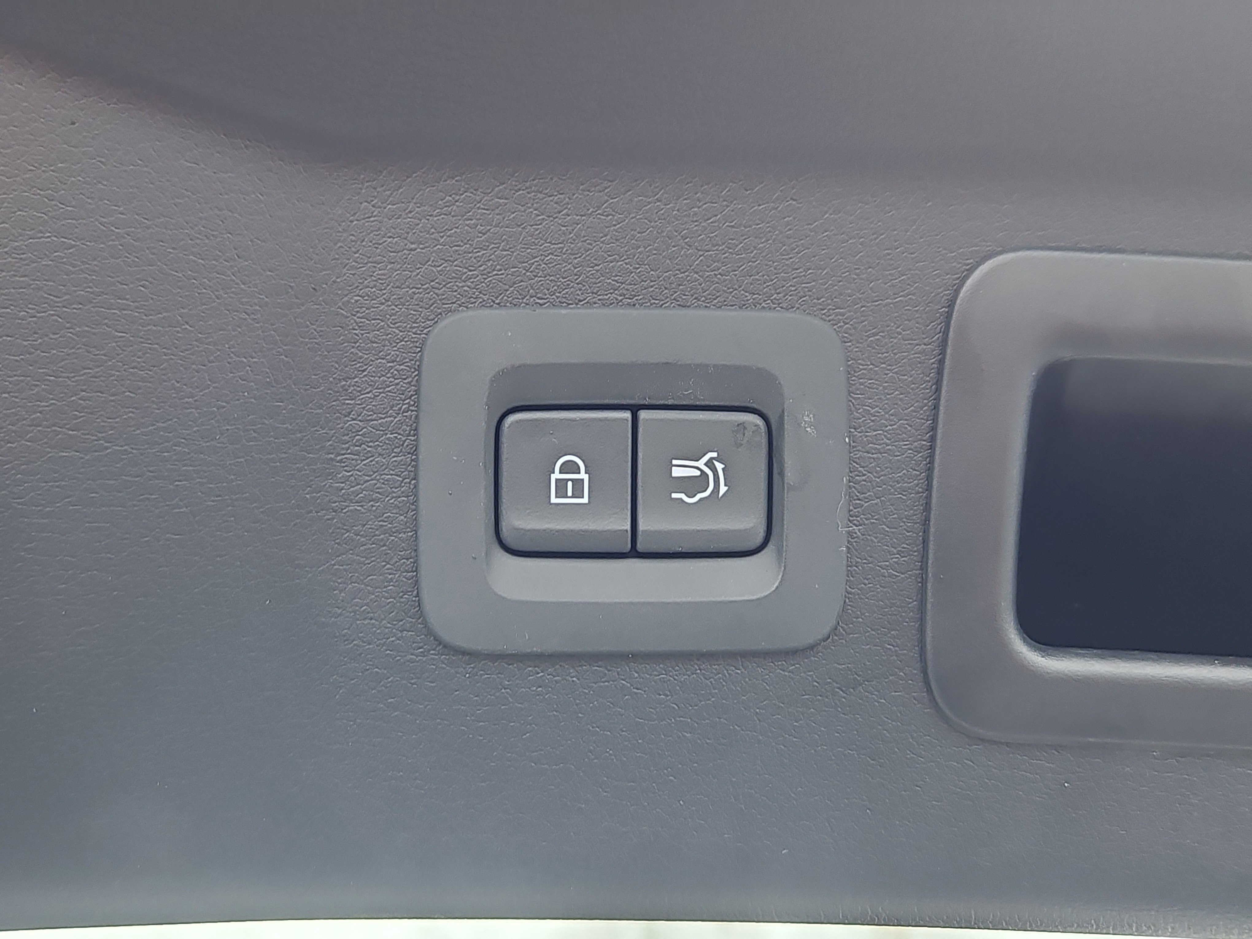 Certified 2025 MAZDA CX-70 3.3 Turbo S w/ Premium Package image 18