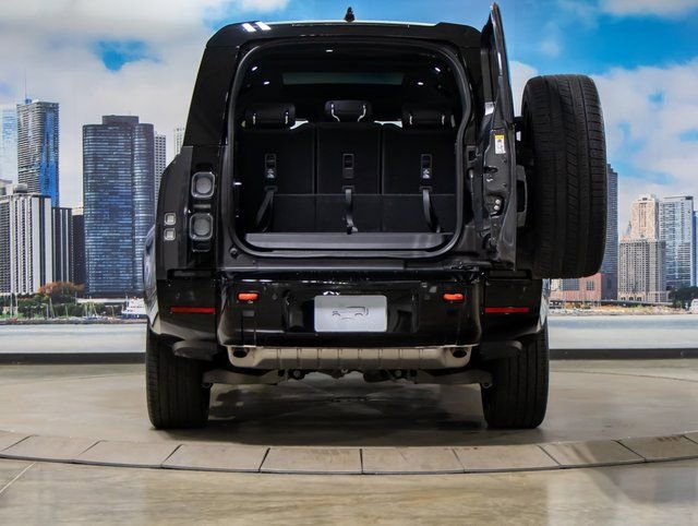 Used 2025 Land Rover Defender 130 X image 12