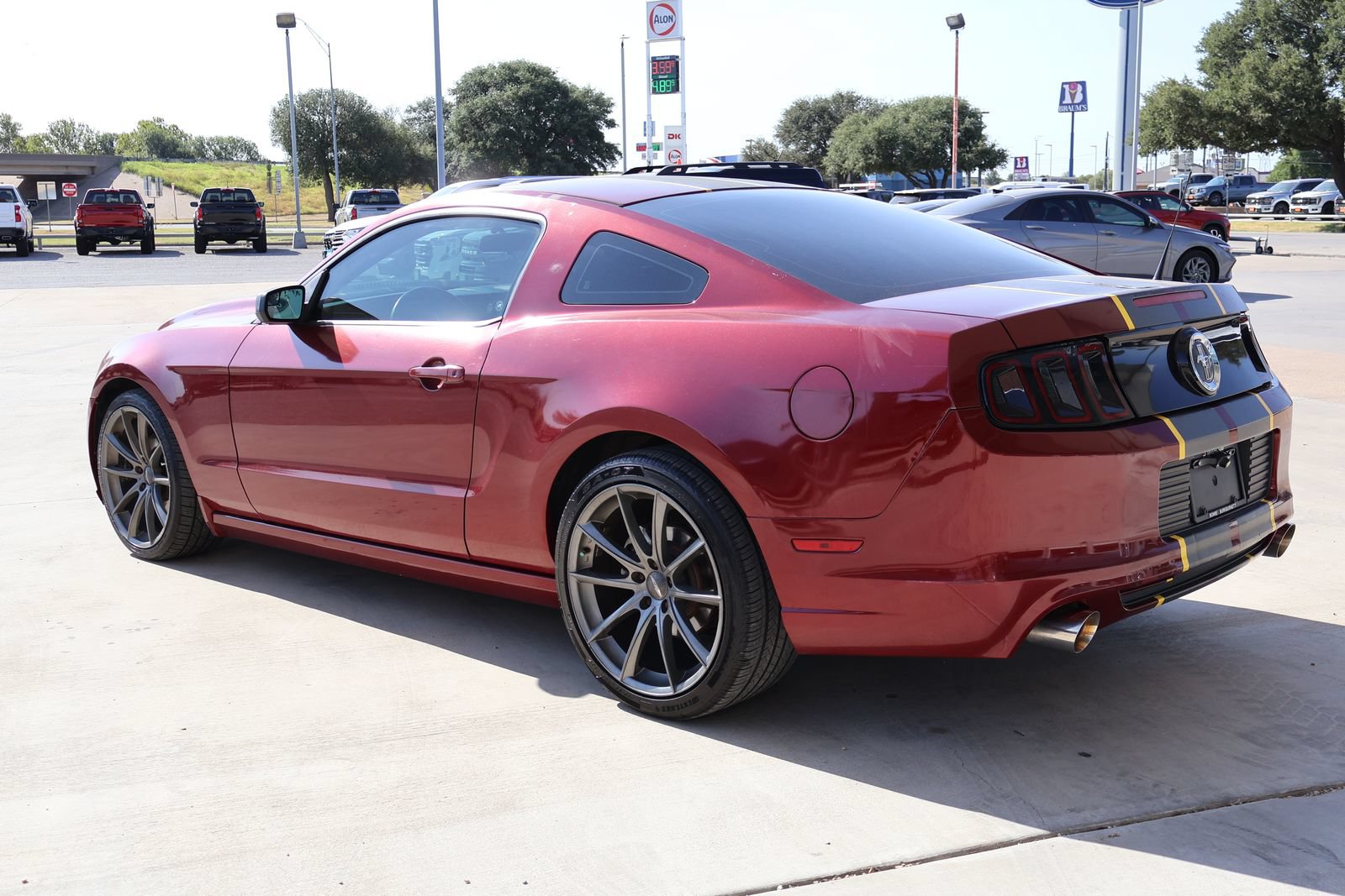 Used 2014 Ford Mustang Coupe RWD image 8