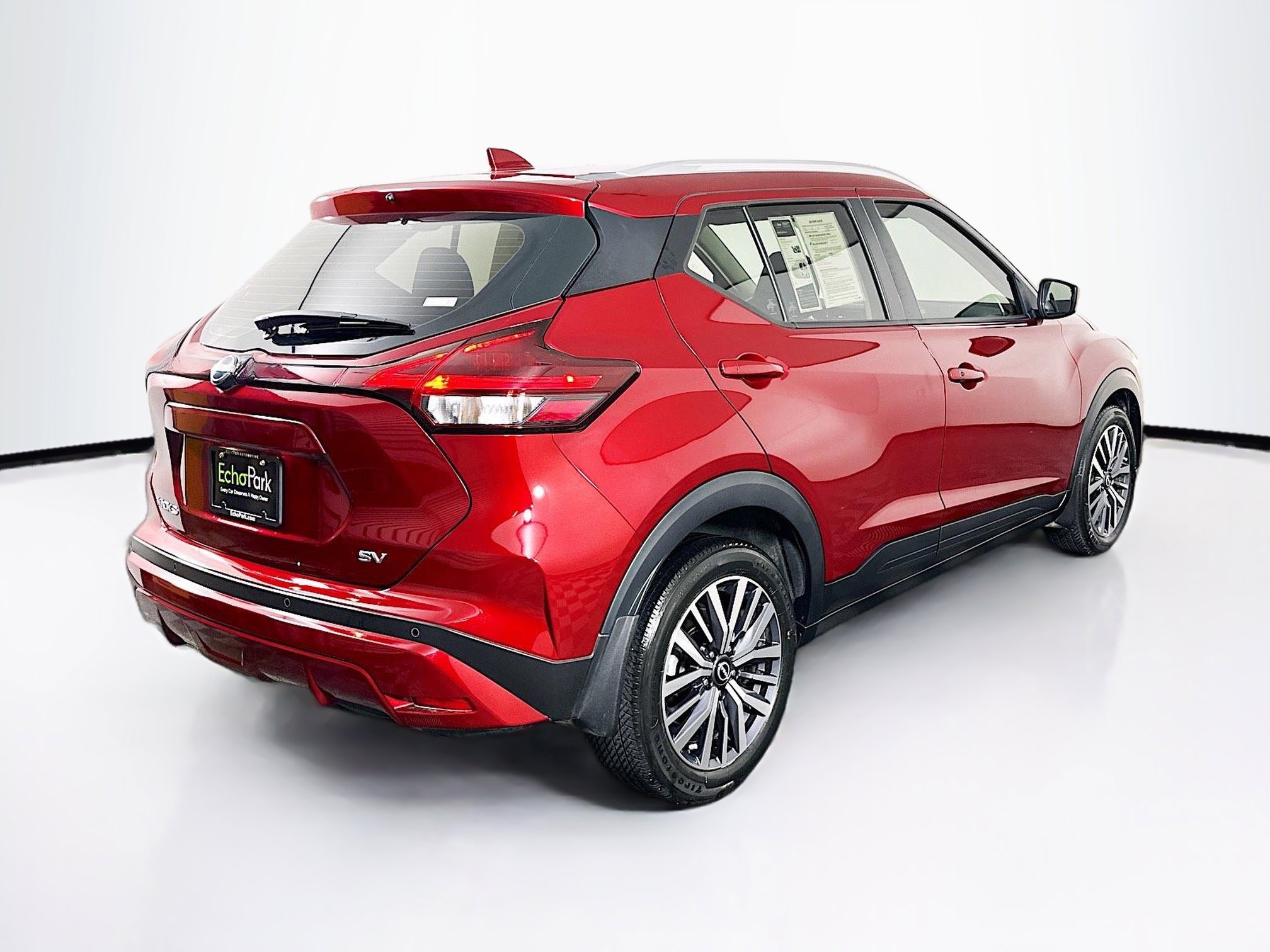 Used 2023 Nissan Kicks SV image 9